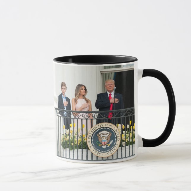 Donald Trump, mit Melania u. Barron am Weißen Haus Tasse (Rechts)