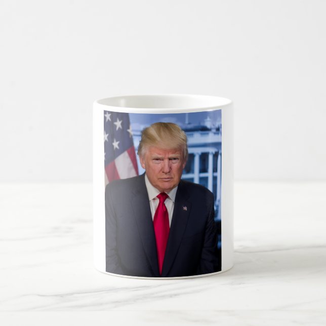 Donald Trump Offizielles Präsidentenportrait Kaffeetasse (Mittel)