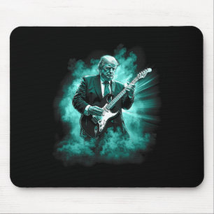 Donald Trump spielt elektrische Rockgitarre _1 Mousepad