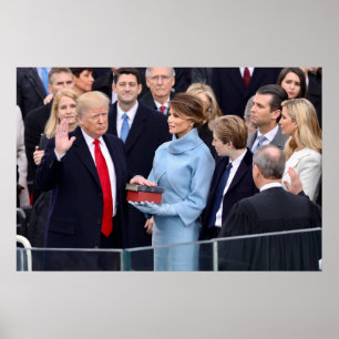 Donald Trump wird herein als Präsident geschworen Poster