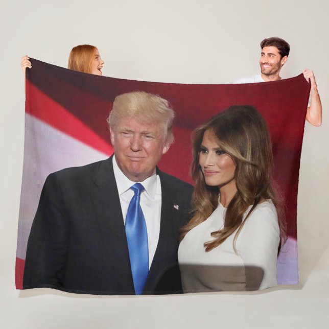 DONALD- U. MELANIA-TRUMPF FLEECEDECKE (Beispiel)