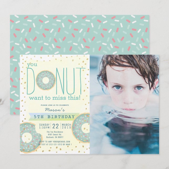 Donut Green x Gold Foto Boy Geburtstag Einladung (Vorne/Hinten)