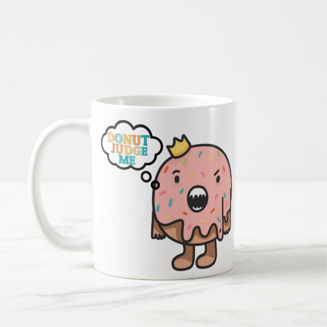 Donut Judge Me Monogram Pun Kaffeetasse (Links)