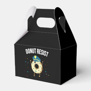 Donut Resist Meme Funny Police Officer Unterstützu Geschenkschachtel