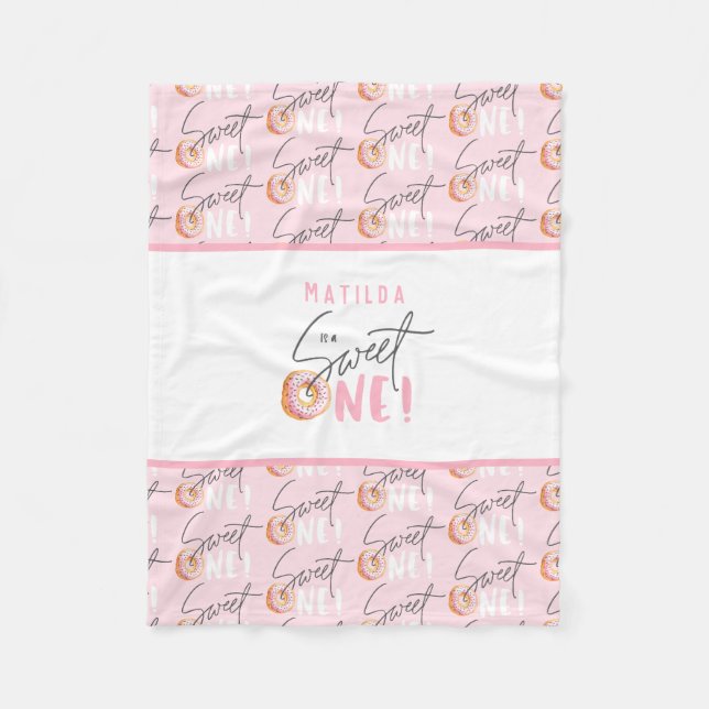 Donut süß ein rosa mädchenhafte moderne Schrift Fleecedecke (Vorderseite)