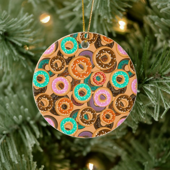 Donuts mit Sprinklmuster Keramik Ornament (Baum)