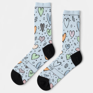Doodle-Herzen auf Hellblau mit Text Socken