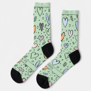 Doodle-Herzen auf Hellgrün mit Text Socken
