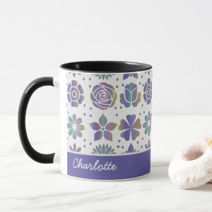 Doodle lila Blumenmuster personalisierter Name Tasse