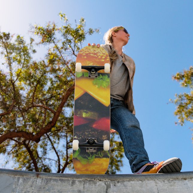 Doppel-Deluxe Hamburger mit Käse Skateboard (Außenbereich 1)