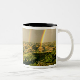 Doppelter Regenbogen über Painted Canyon in Theodo Zweifarbige Tasse