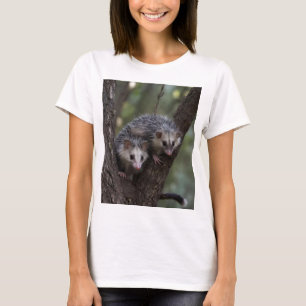 Doppeltes Problem in der Canopy: Zwei Possummen T-Shirt