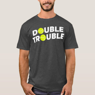 Doppeltrouble Funny Tennis mit Tennisplätzen T-Shirt