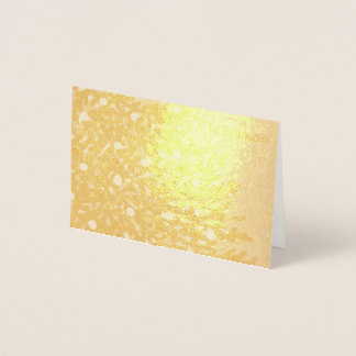 Dorée carte de noël en feuille avec design d'arbre