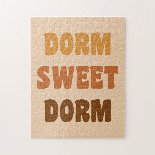 Dorm Sweet Dorm Brown Retro 70er Lettering (Vertikal)