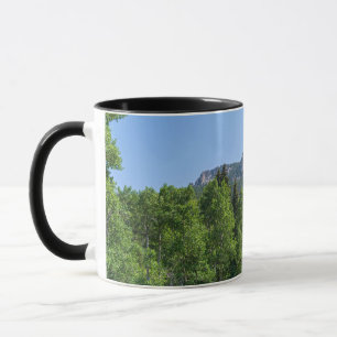 Dorodigipfel über Wäldern am goldenen Tor Tasse