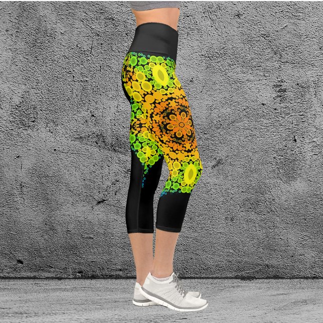 Dot Mandala Blume Orange Gelb Grün und Blau Capri Leggings (Von Creator hochgeladen)