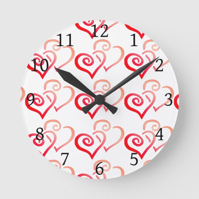 Double Red Swirly Hearts Runde Wanduhr (Vorderseite)