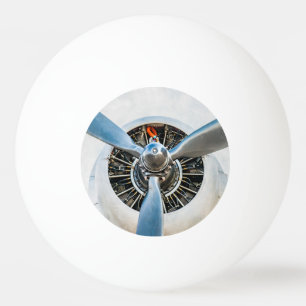 Douglas DC-3 Flugzeug. Propeller Tischtennisball