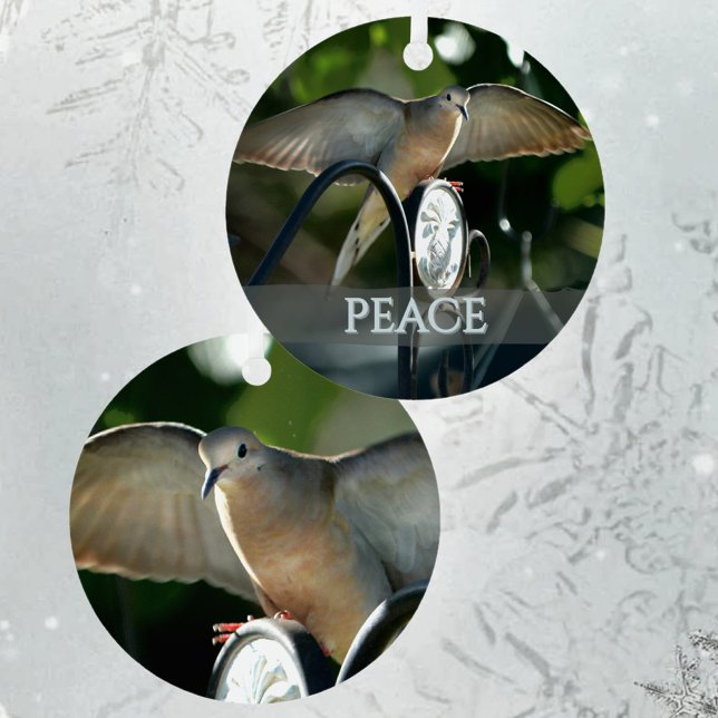 Dove of Peace Bird Photography Customizable Ornament Aus Metall (Von Creator hochgeladen)