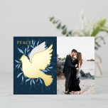 Dove of Peace Christmas Foil Holiday Card Folien Feiertagskarte<br><div class="desc">Dove Peace Design Foto Urlaubskarte mit echter Folie</div>