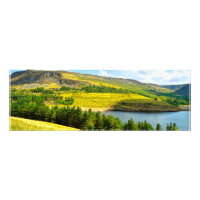Dovestone Reservoir in der Sommersonne