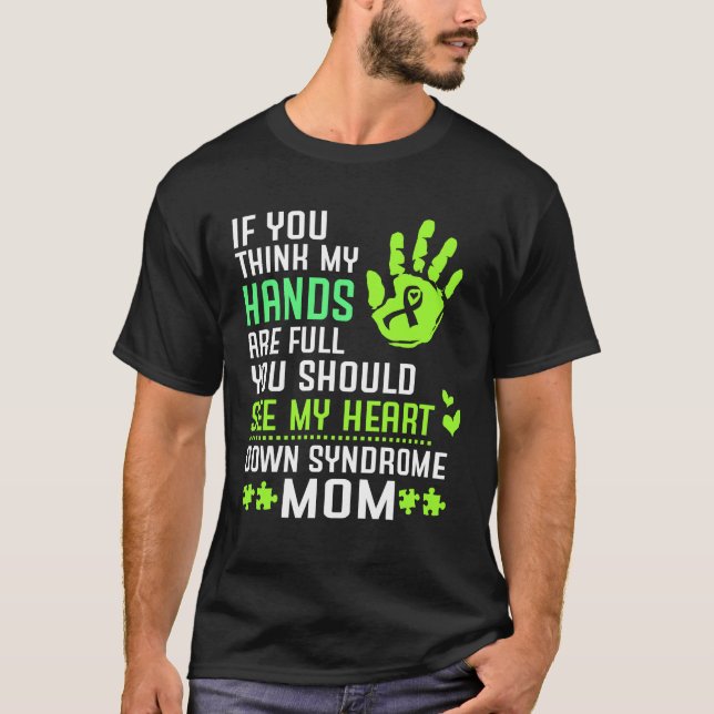 Down Syndrom Mama Mutter Hände Herz T-Shirt (Vorderseite)