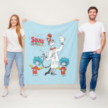 Dr. Seuss | Katze in der Hat Seuss Science Fleecedecke<br><div class="desc">Karo Cat im Hut,  der einen Kolben hochhält,  um mit Labrador Tech 1 und Labrador Tech 2 zu arbeiten!</div>