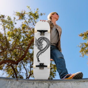 Drache im Tattoo-Stil Skateboard