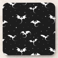 Drachen und Sterne auf schwarzem Hintergrund