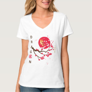 Drachenkopf in rotem Mond mit Kirschblüte T-Shirt