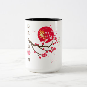 Drachenkopf in rotem Mond mit Kirschblüte Zweifarbige Tasse