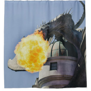 Drachenstatue zum Feueratmen Duschvorhang