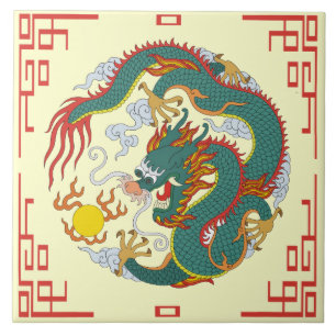 Dragon chinois avec carreaux décoratifs à la front
