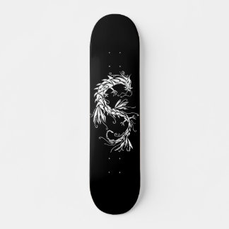 Dragon d'encre blanc sur skateboard noir
