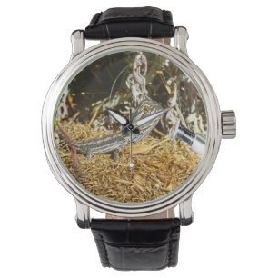 Dragon Porté Par Un Bébé Drôle, Montre Du Poignet