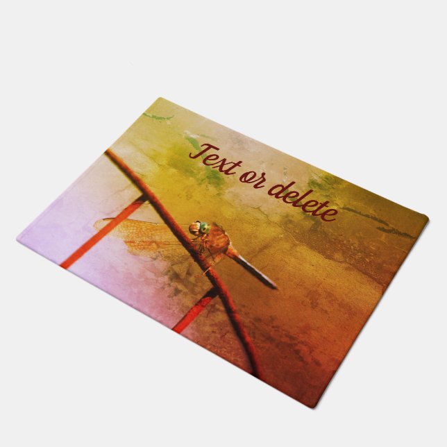 Dragonfly auf Drahtzaun Abstrakt Personalisiert Fußmatte (Schrägansicht)