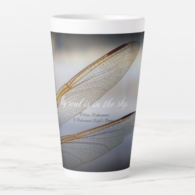 Dragonfly Wings Macro mit Shakespeare Zitat Milchtasse (Vorderseite)