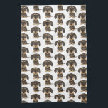 Drahthaar-Dackel| Niedlich Teckel Dog Gemustert Geschirrtuch<br><div class="desc">Drahthaar Dackel Lover's Küchentücher. Niedliche Wildschweine und bräunliche Teckel. Karo in Jenn's Doodle World für noch mehr Wohngestaltung und Geschenke mit diesem lustigen Design der Dackel.</div>