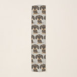 Drahthaar-Dackel| Niedlich Teckel Dog Gemustert Schal<br><div class="desc">Dieser elegante Chiffon-Schal ist ein lustiges Accessoire für jede Jahreszeit. Grau Schal mit Drahthaar Dackeln Muster. Ein perfektes Geschenk für Teckel Moms. Karo in Jenn’s Doodle World für weitere Hunde,  die sich mit Themen und Geschenken ausstatten.</div>