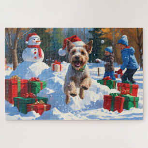 Drahthaar-Fox-Terrier läuft durch Schnee mit Weihn