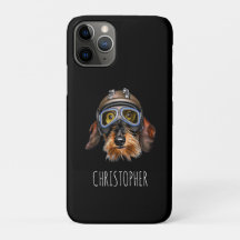 Drahthaarterrier Dackel Hund mit Helm
