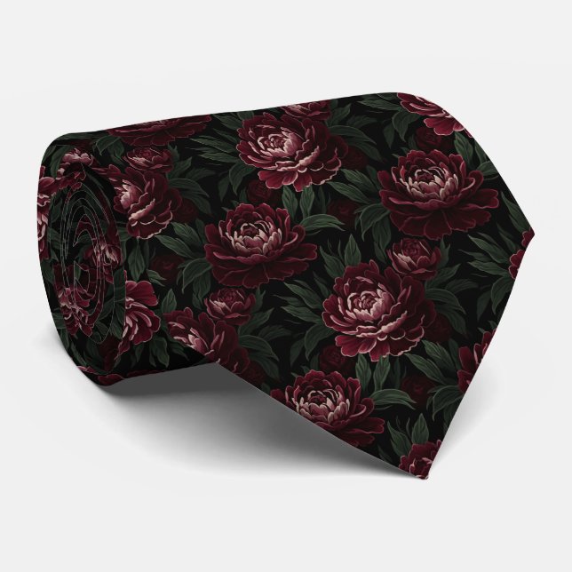 Dramatic Deep Burgundy and Black Cherry Moody Krawatte (Gerollt)