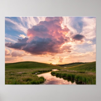 Dramatische rosa Wolke bei Sonnenuntergang über ei Poster