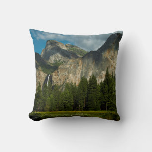 Dramatischer Blick auf das Yosemite-Tal von den To Kissen