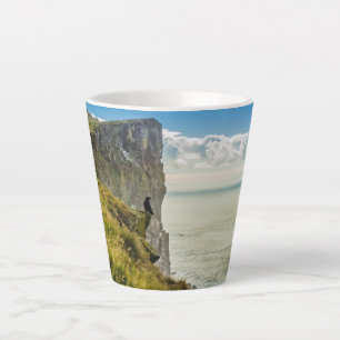 Dramatisches Nordic Seascape Latrabjarg Cliffs Fot Milchtasse