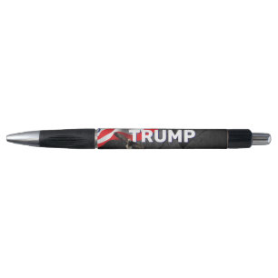 Drapeau TRUMP avec stylo d'aigle chauve