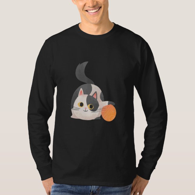Drawn Cute Cat Playing T-Shirt (Vorderseite)