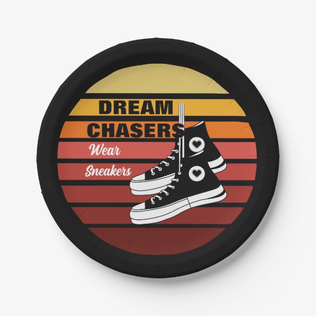 Dream Chasers Wear Sneakers Pappteller (Vorderseite)