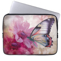 Dreamy Butterfly mit rosafarbenen Blume